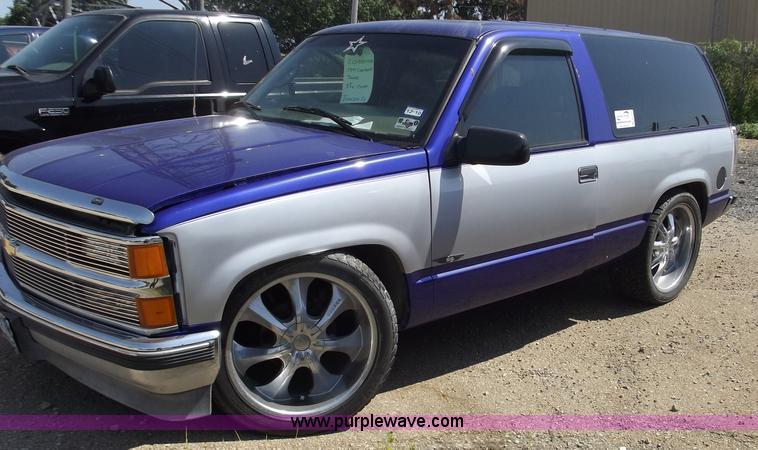 image for item A2281 1999 Chevrolet Tahoe SUV