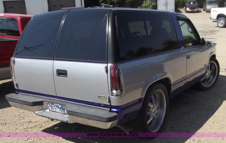 image for item A2281 1999 Chevrolet Tahoe SUV