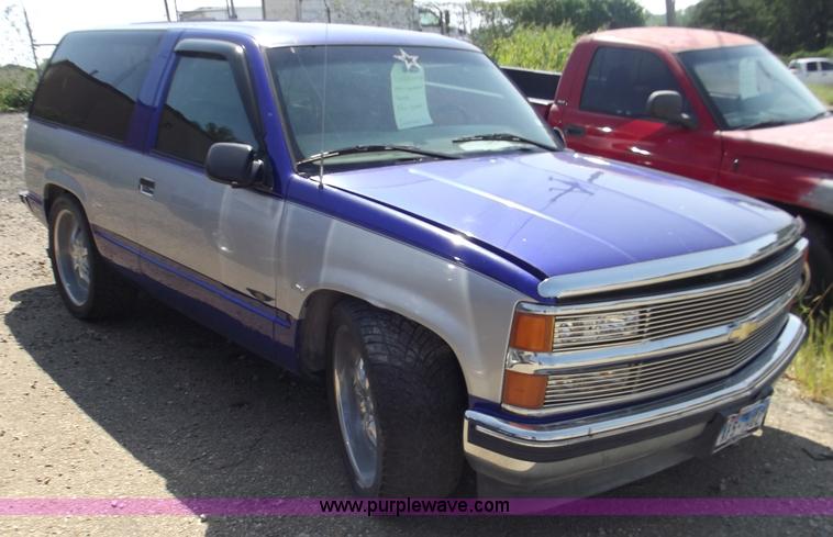 image for item A2281 1999 Chevrolet Tahoe SUV