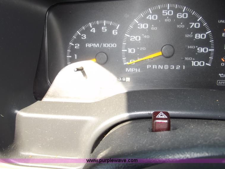 image for item A2281 1999 Chevrolet Tahoe SUV