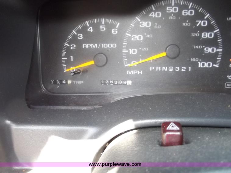 image for item A2281 1999 Chevrolet Tahoe SUV