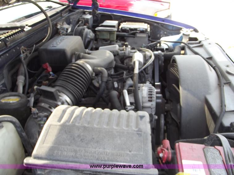 image for item A2281 1999 Chevrolet Tahoe SUV