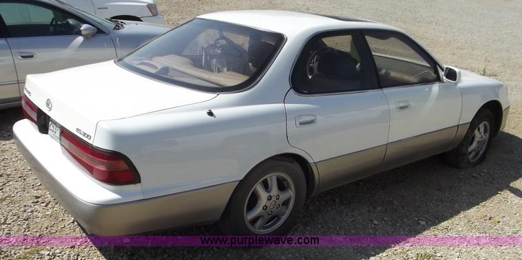 image for item A2282 1995 Lexus ES300