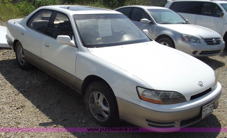 image for item A2282 1995 Lexus ES300