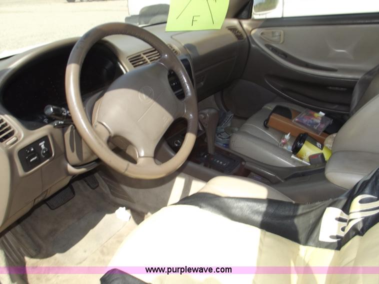 image for item A2282 1995 Lexus ES300