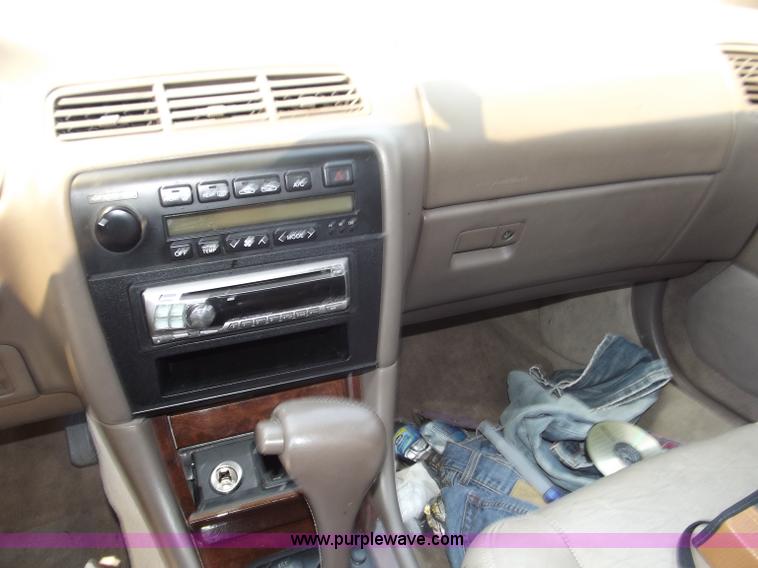 image for item A2282 1995 Lexus ES300