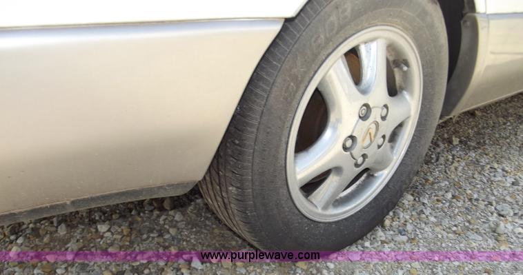 image for item A2282 1995 Lexus ES300