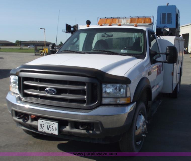 image for item A4015 2003 Ford F550 XL Super Duty service pickup truck