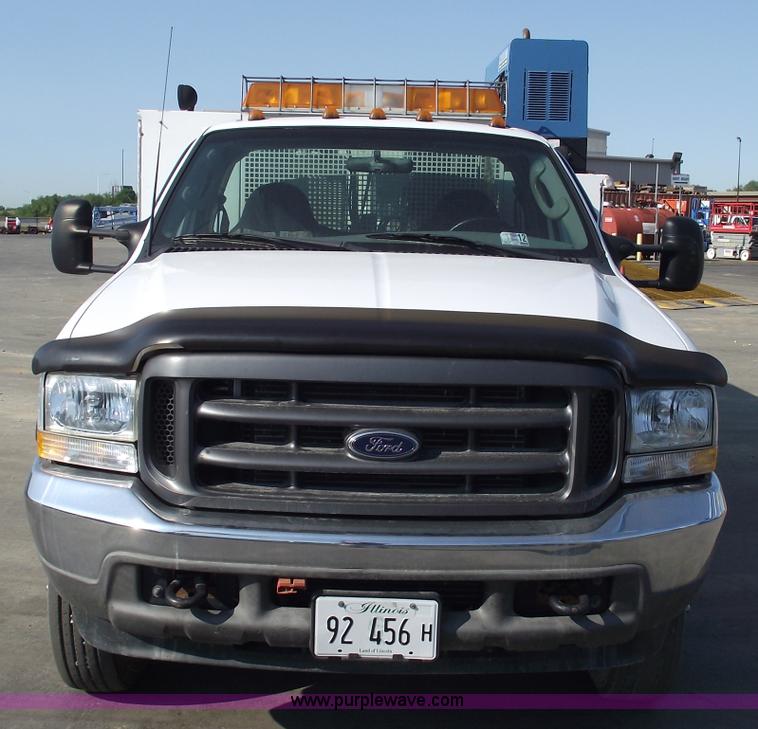 image for item A4015 2003 Ford F550 XL Super Duty service pickup truck