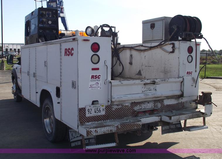 image for item A4015 2003 Ford F550 XL Super Duty service pickup truck