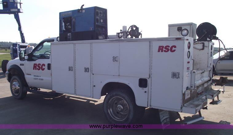 image for item A4015 2003 Ford F550 XL Super Duty service pickup truck