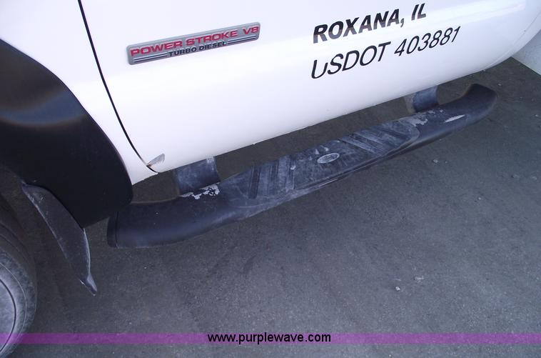 image for item A4015 2003 Ford F550 XL Super Duty service pickup truck
