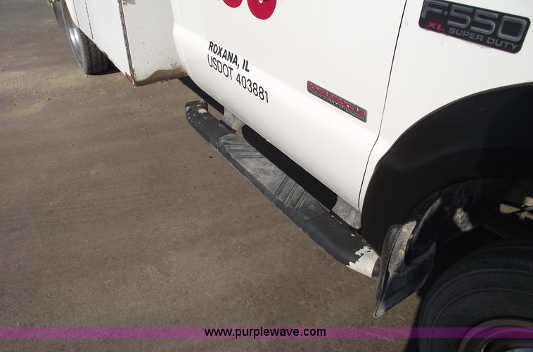 image for item A4015 2003 Ford F550 XL Super Duty service pickup truck