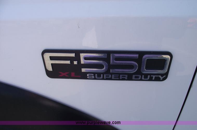 image for item A4015 2003 Ford F550 XL Super Duty service pickup truck