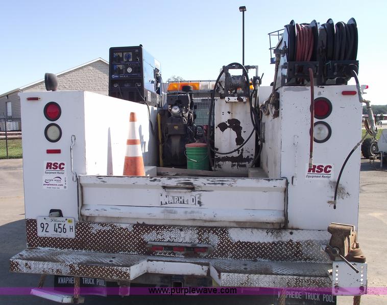 image for item A4015 2003 Ford F550 XL Super Duty service pickup truck