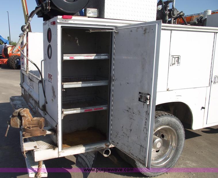 image for item A4015 2003 Ford F550 XL Super Duty service pickup truck