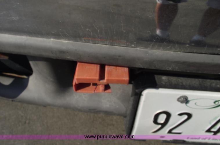 image for item A4015 2003 Ford F550 XL Super Duty service pickup truck