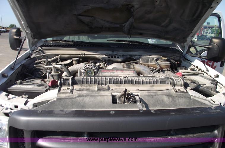 image for item A4015 2003 Ford F550 XL Super Duty service pickup truck