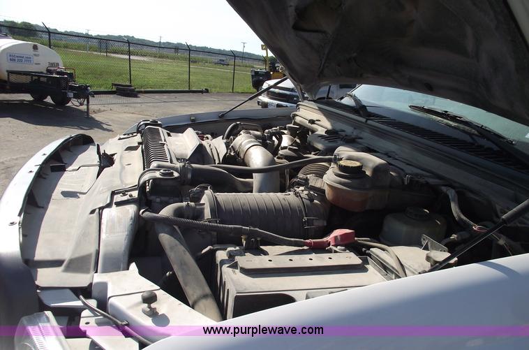 image for item A4015 2003 Ford F550 XL Super Duty service pickup truck