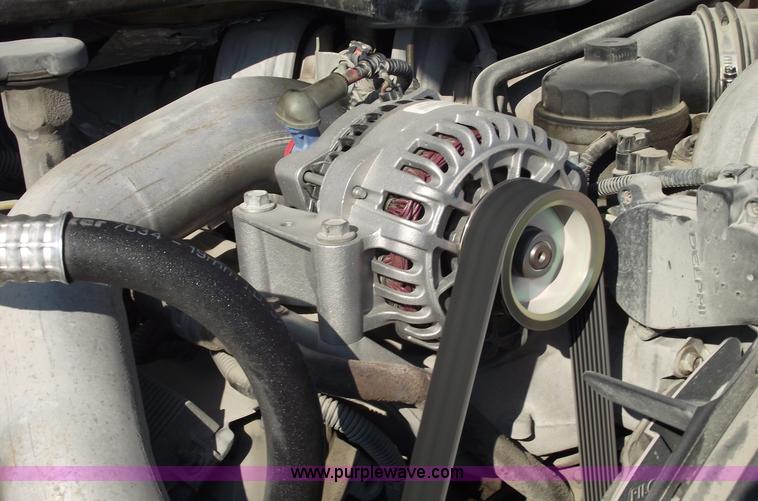 image for item A4015 2003 Ford F550 XL Super Duty service pickup truck