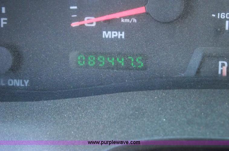 image for item A4015 2003 Ford F550 XL Super Duty service pickup truck