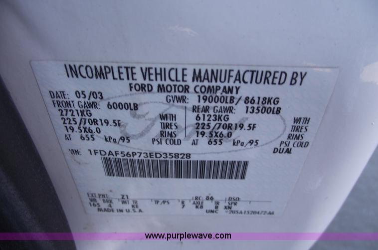 image for item A4015 2003 Ford F550 XL Super Duty service pickup truck