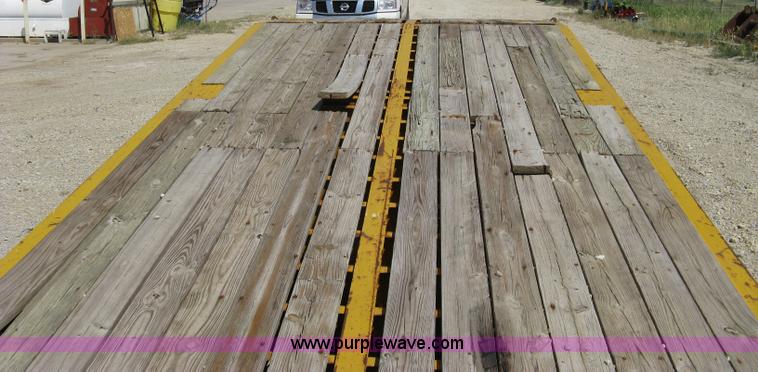 image for item A4321 2000 Ledwell LW25RMP portable loading ramp