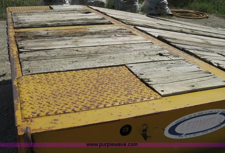 image for item A4321 2000 Ledwell LW25RMP portable loading ramp