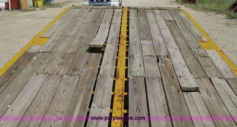 image for item A4321 2000 Ledwell LW25RMP portable loading ramp