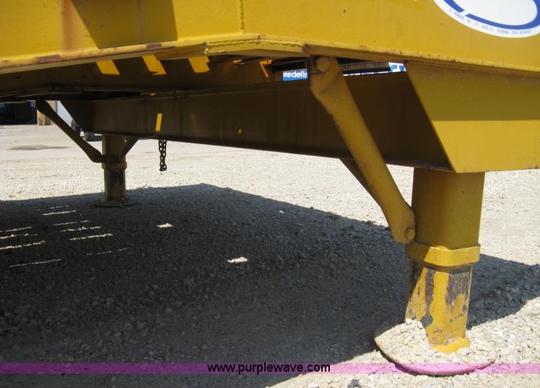 image for item A4321 2000 Ledwell LW25RMP portable loading ramp
