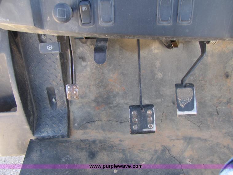 image for item A5047 2007 Club Car XRT1550G utility vehicle