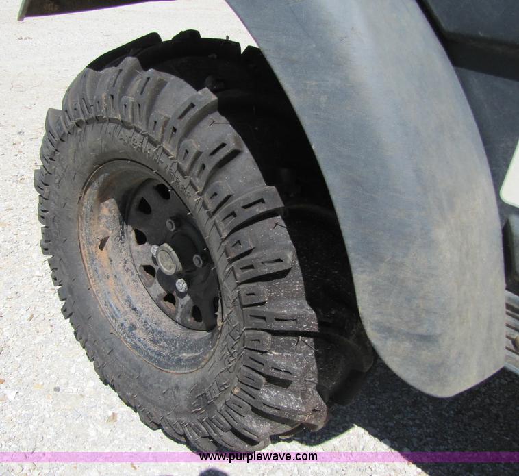 image for item A5047 2007 Club Car XRT1550G utility vehicle