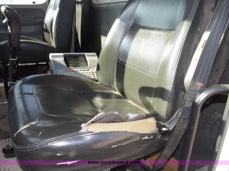 image for item B5001 2005 Freightliner Columbia semi truck