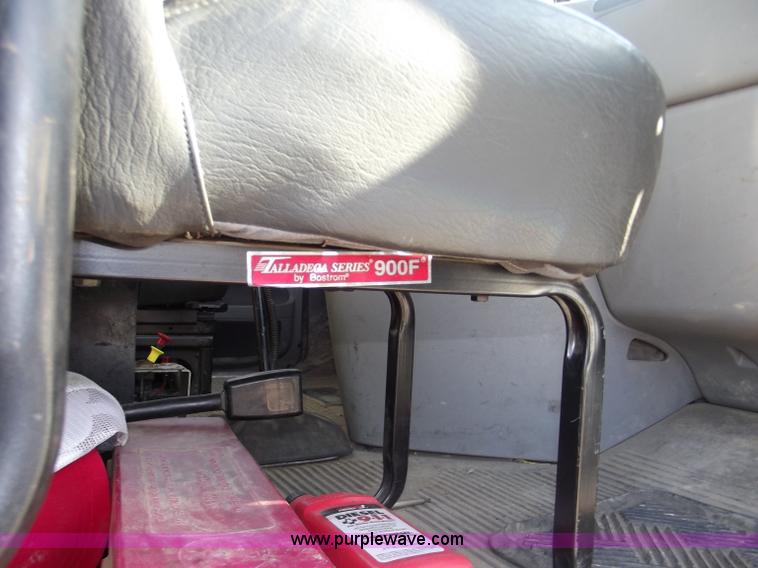 image for item B5001 2005 Freightliner Columbia semi truck