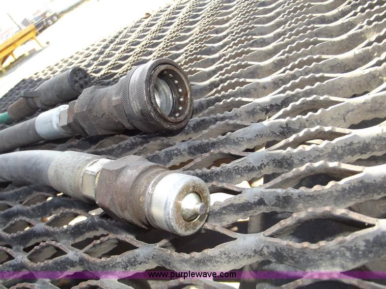 image for item B5001 2005 Freightliner Columbia semi truck