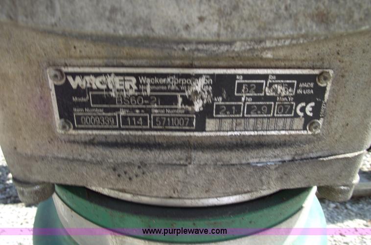 image for item B9135 2007 Wacker BS60-2i tamper