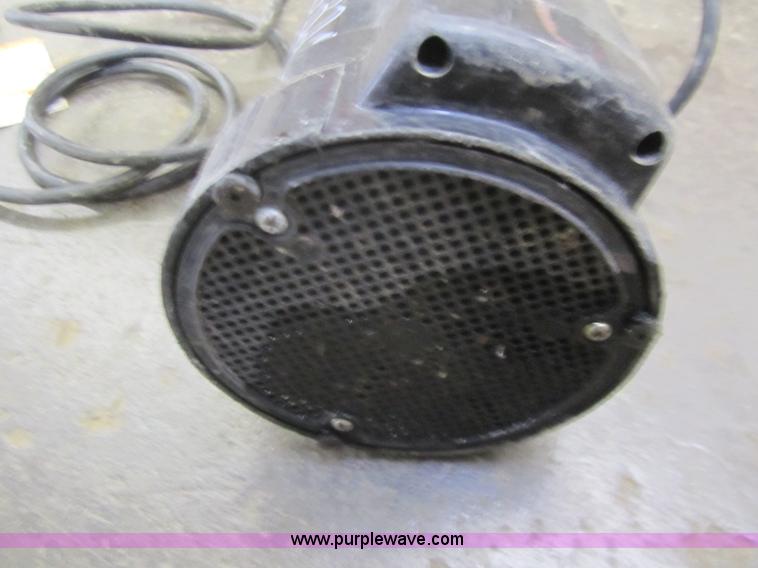 image for item C9816 Simer 2305 submersible pump