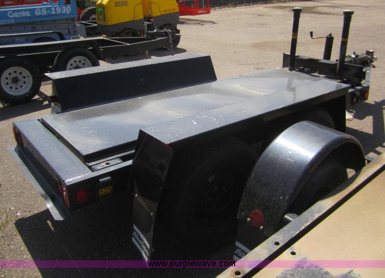 image for item C9825 2005 MSG tandem axle trailer