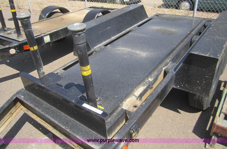 image for item C9825 2005 MSG tandem axle trailer