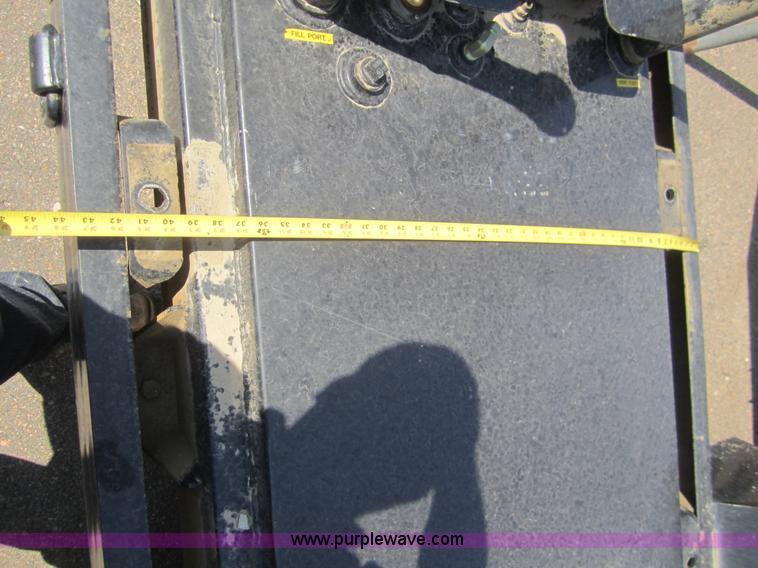 image for item C9825 2005 MSG tandem axle trailer