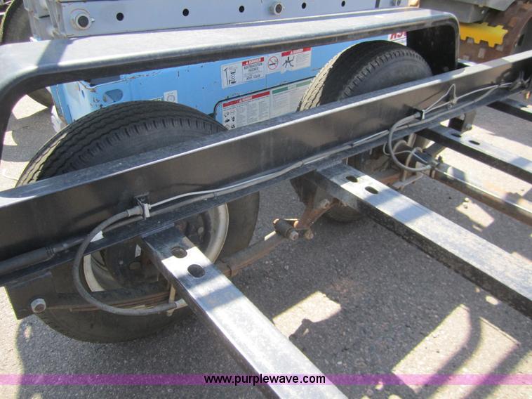 image for item C9826 2006 MQ Power tandem axle trailer
