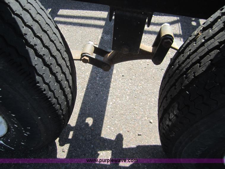 image for item C9826 2006 MQ Power tandem axle trailer