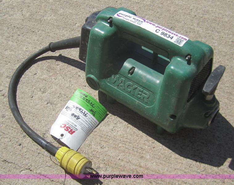 image for item C9834 Wacker electric concrete vibrator