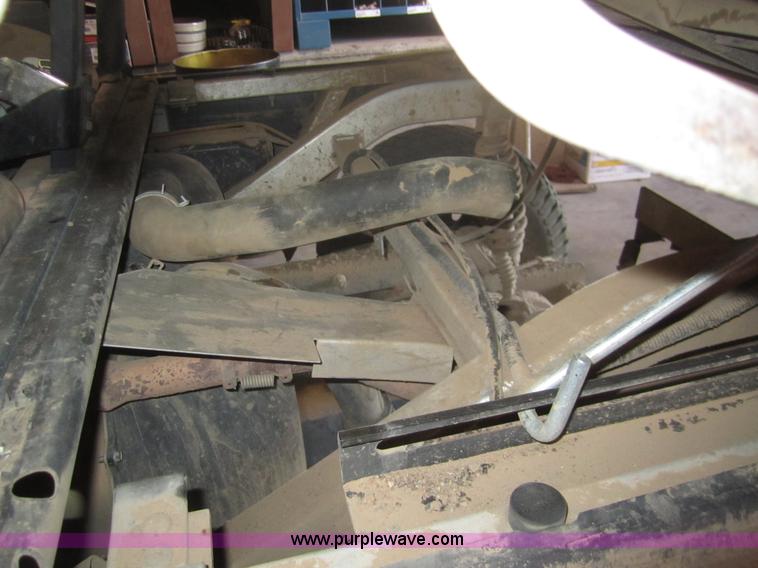 image for item C9853 2007 Club Car XRT1550G utility vehicle