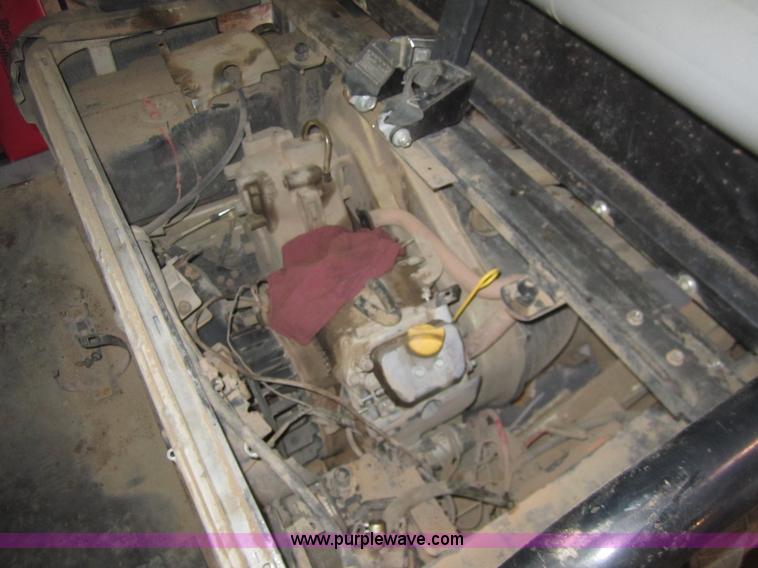 image for item C9853 2007 Club Car XRT1550G utility vehicle