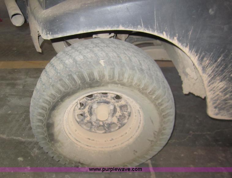 image for item C9853 2007 Club Car XRT1550G utility vehicle