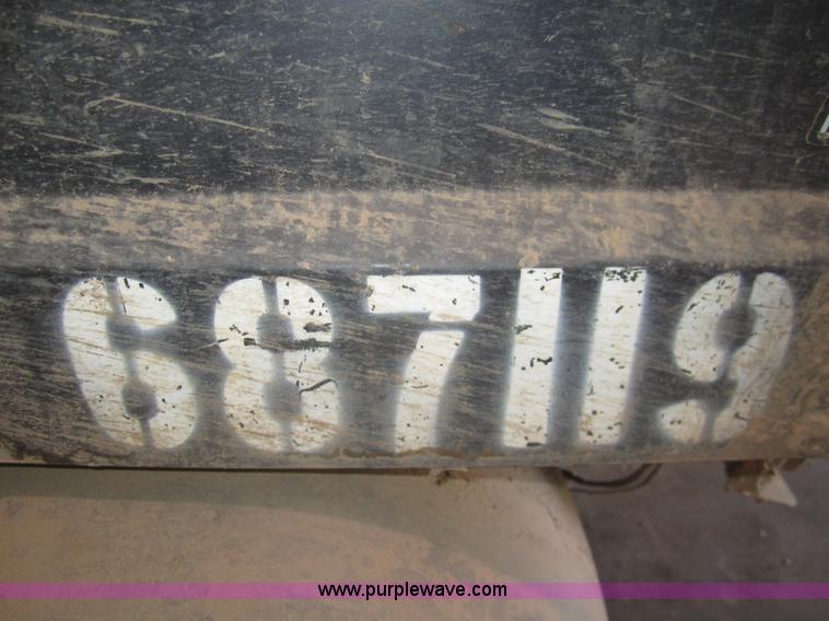 image for item C9853 2007 Club Car XRT1550G utility vehicle