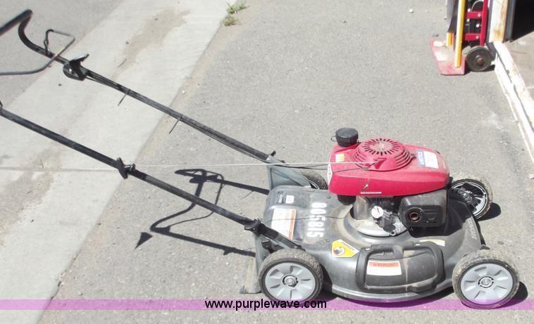 image for item F9513 Honda lawn mower
