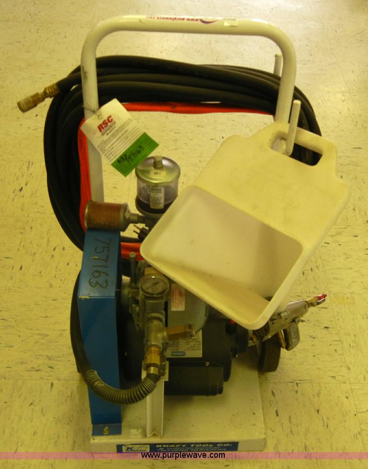 image for item F9530 Kraft PC300 texture sprayer with hopper