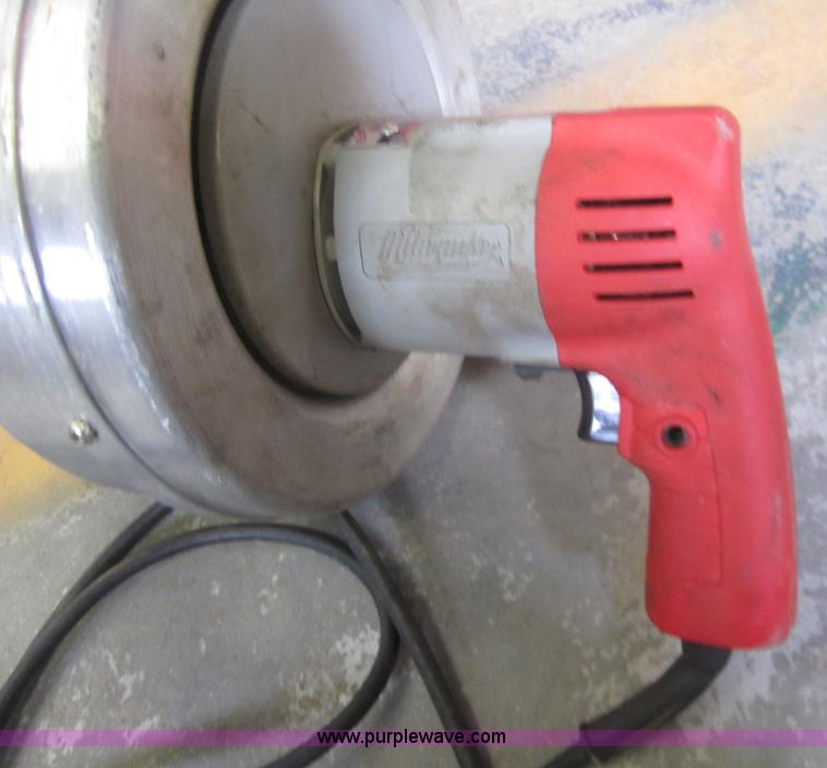 image for item J9002 Milwaukee 25' sewer snake